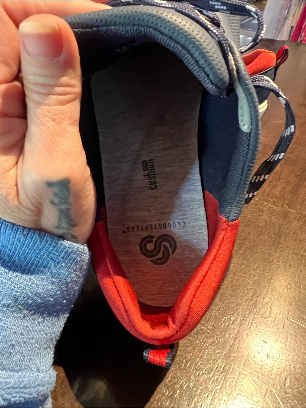 Cloudsteppers by Clarks Navy and Red Low-Top Athletic Sneakers - Picture 3 of 9